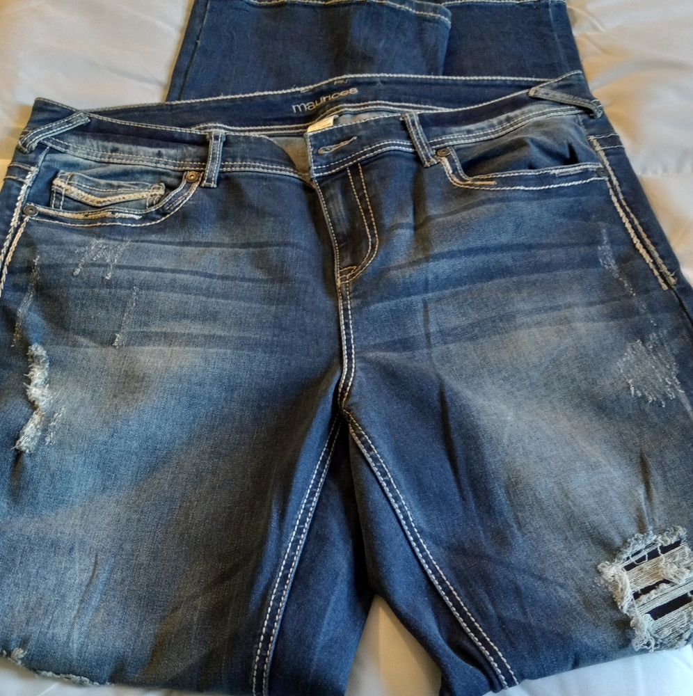 Maurices distressed bootcut jeans size 18Reg